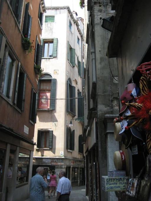 Ai Miracoli Apartment Venice Ngoại thất bức ảnh
